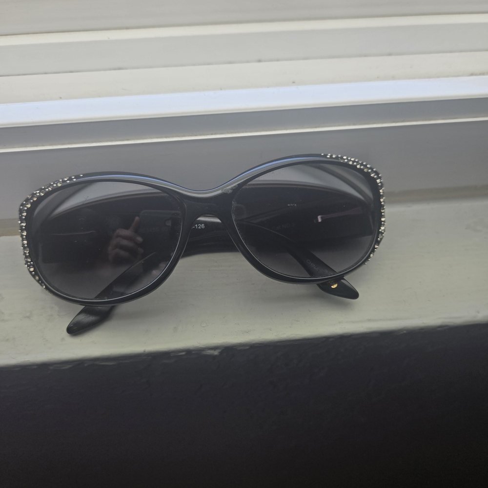 Women's Vintage Fossil  Black Sunglasses with Silver Accents